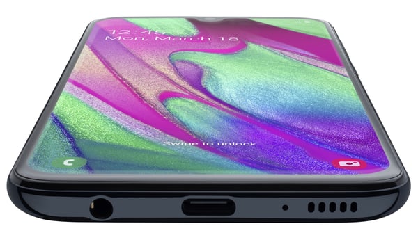 Samsung Galaxy A40 15 cm (5.9") Kaksois-SIM Android 9.0 4G USB Type-C 4 GB 64 GB 3100 mAh Musta