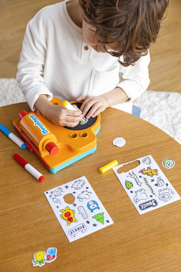 Jumbo Dessineo Sticker Studio