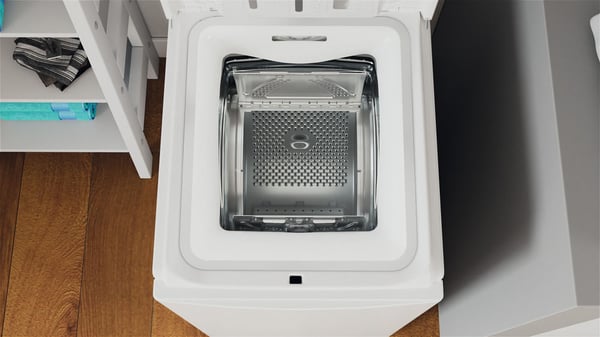 Indesit Turn&GO BTW L60400 IT Pesukone Päältätäytettävä 6 kg 951 RPM Valkoinen