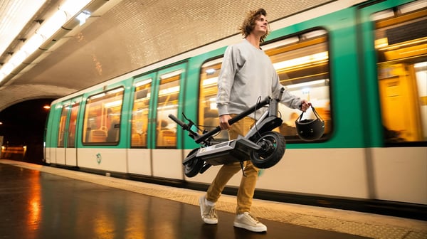 NAVEE S40 Sort 25 km/t 7,65 At