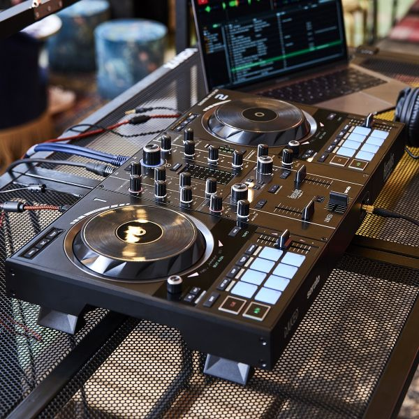 Hercules DJControl Inpulse 500 Sort