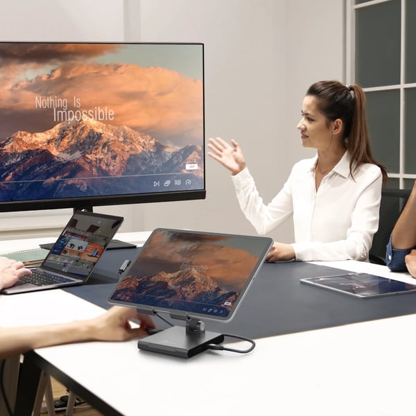 j5create JTS224-N Multi-Angle-stativ med docking-station til iPad Pro®