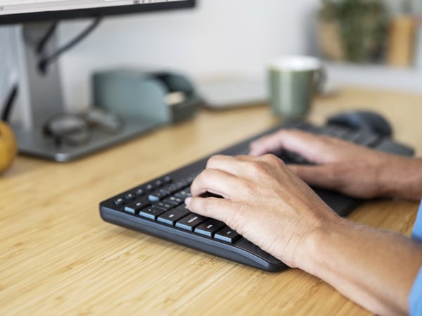 Trust Trezo näppäimistö Sisältää hiiren Universaali Langaton RF QWERTY Italia Musta