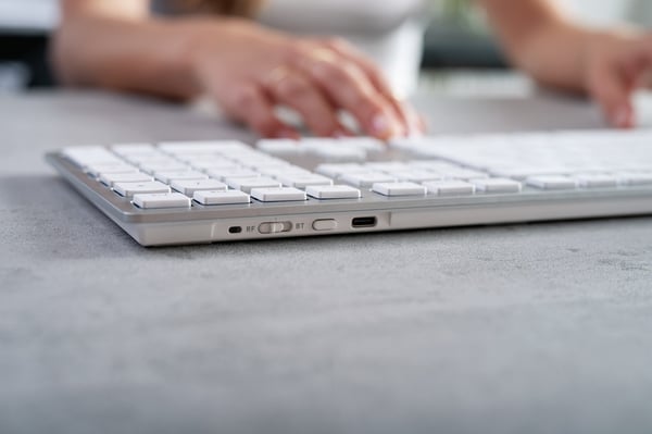 CHERRY KW 9100 SLIM FOR MAC tastatur Universel USB + Bluetooth QWERTY Engelsk Sølv