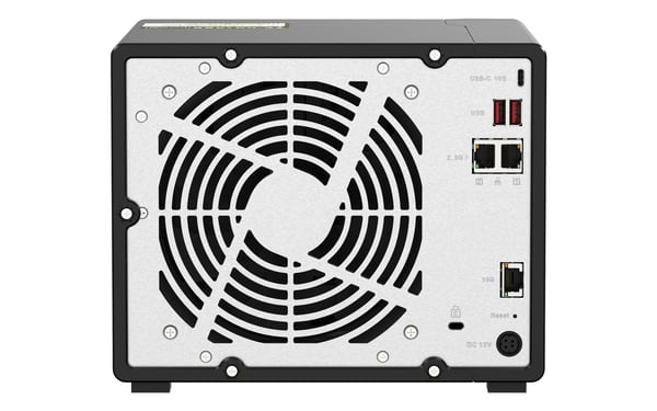 QNAP TS-H973AX NAS Tower Ryzen Embedded V1500B 32 GB DDR4 0 TB QuTS hero Sort