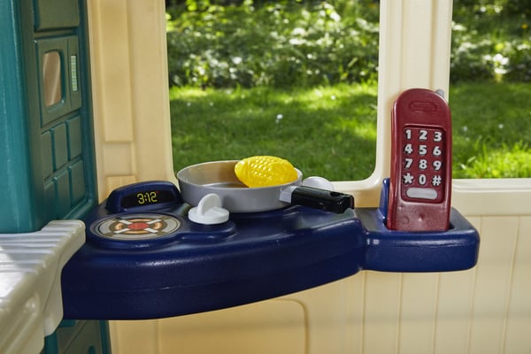 Little Tikes Picnic on the Patio Playhouse - Jungle