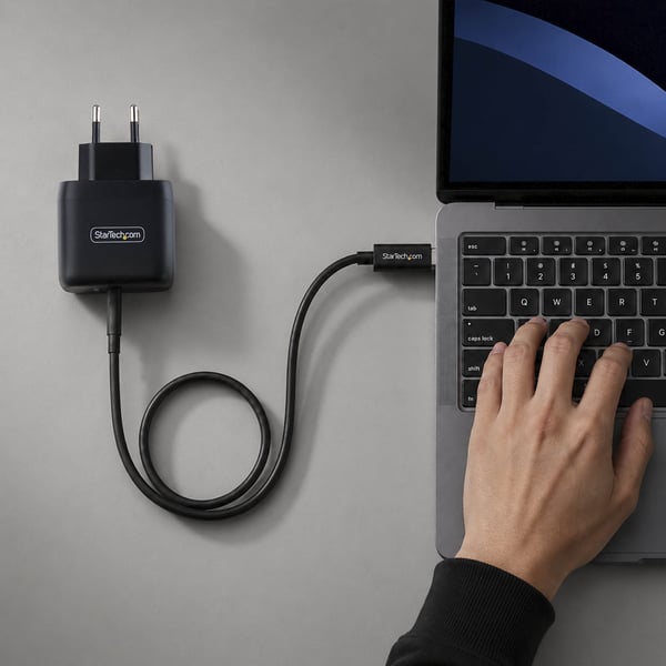 StarTech.com 1065EB-WALL-CHARGER mobiililaitteen laturi Universaali Musta AC Pikalataus Sisätila
