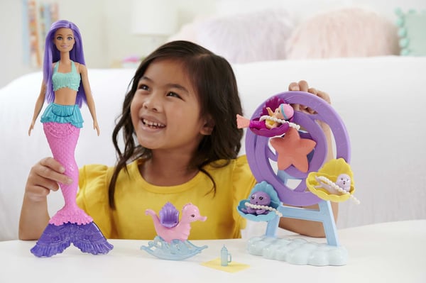 Barbie Dreamtopia Barbie-sjöjungfrudocka | Omvårdande lekset med sjöjungfrubebis, bläckfisk och säl