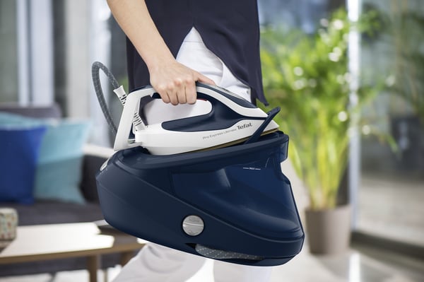 Tefal Pro Express Ultimate II GV9720 1,2 L Durilium Airglide Autoclean Ultra Thin soleplate Blå, Hvid
