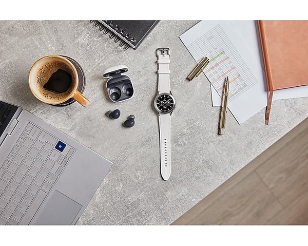 Samsung Galaxy Watch4 Classic 3,56 cm (1.4") OLED 46 mm Digital 450 x 450 pixlar Pekskärm 4G Silver Wi-Fi GPS