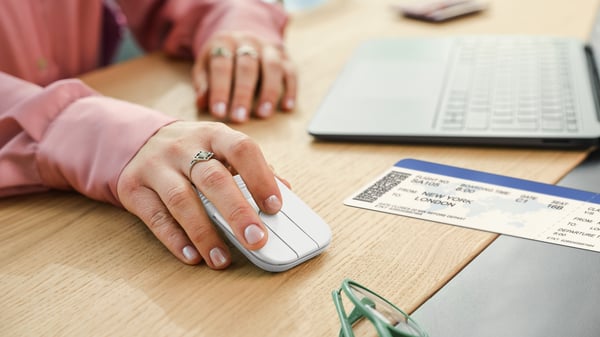 Logitech 48622670 hiiri Matkailu Molempikätinen Bluetooth Optinen