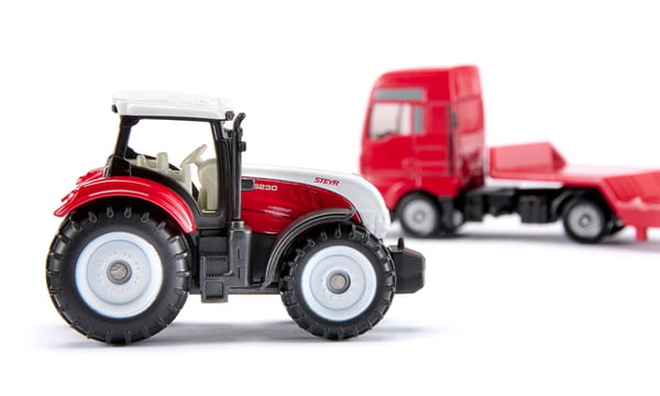 Siku 1:87 MAN LKW mit Steyr Traktor