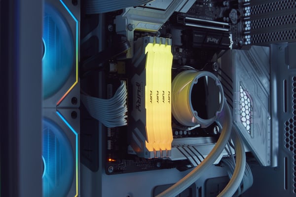 Kingston Technology FURY 96 Gt 6400 MT/s DDR5 CL32 DIMM (2 kpl:n pakkaus) Renegade RGB XMP