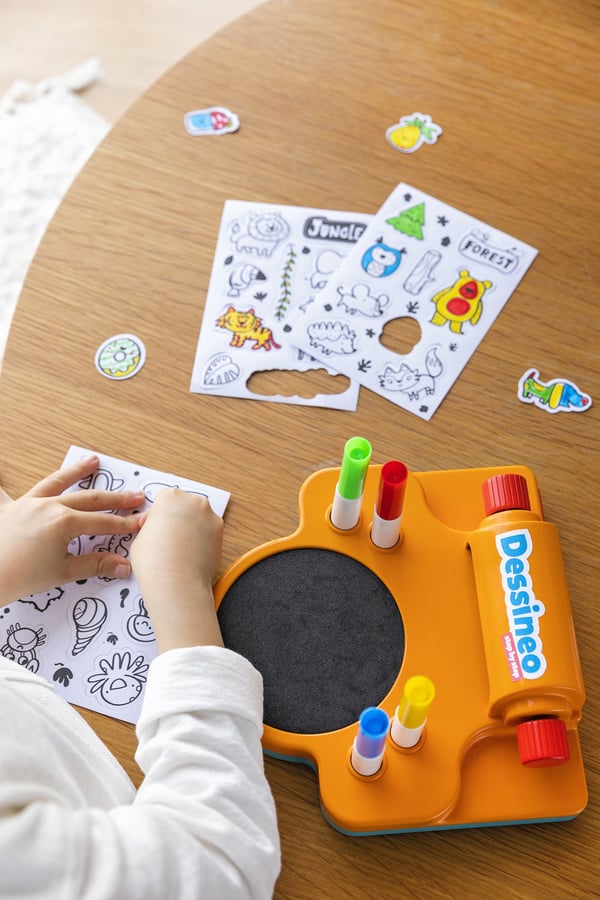 Jumbo Dessineo Sticker Studio