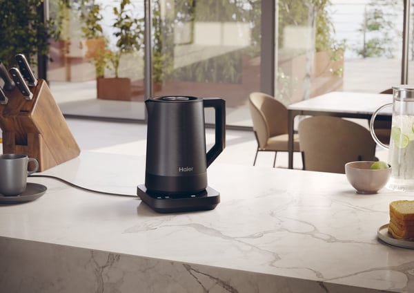 Haier HKE5A 011 vattenkokare 1,7 l 2200 W Svart