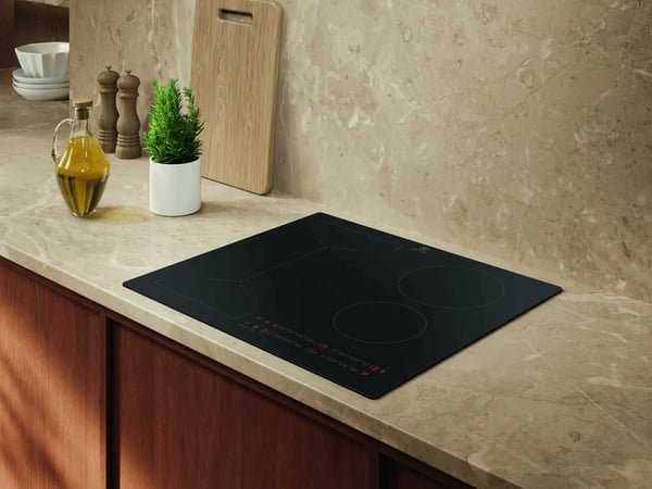 Electrolux EIV63443CT Svart Inbyggd 60 cm Induktionshäll med zon 4 zone(s)