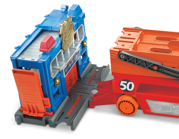 Hot Wheels City Mega Hauler med förvaring för upp till 50 bilar i skala 1:64 ålder 3år och äldre