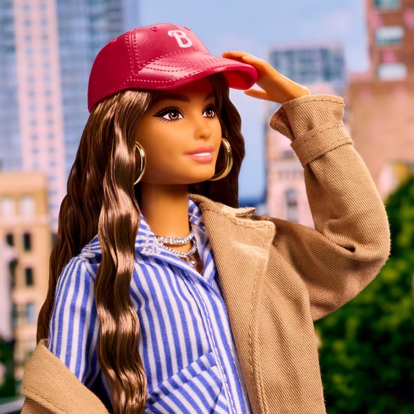 Barbie Signature @BarbieStyle Doll and Fashion
