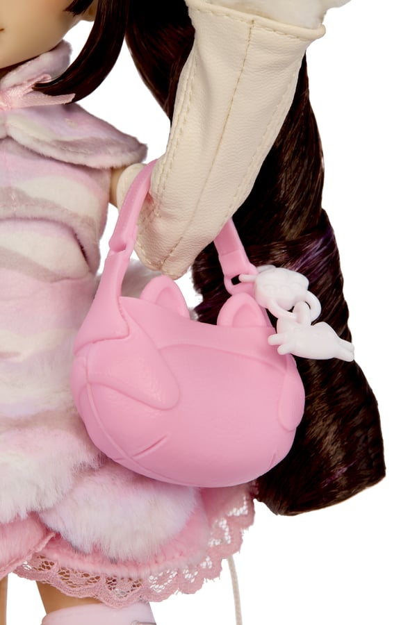 MGA Entertainment Mirror Mi Akiko Kittyama