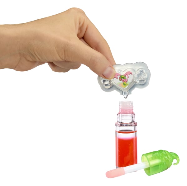 MGA Entertainment Yummiland Holiday Lip Gloss Doll - Halle Candy Cane