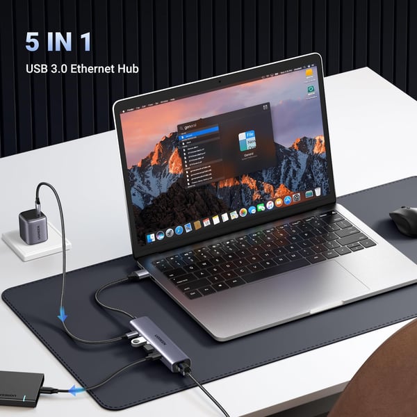 Ugreen 60554 kannettavien tietokoneiden telakka ja porttitoistin Langallinen USB 3.2 Gen 1 (3.1 Gen 1) Type-C Harmaa