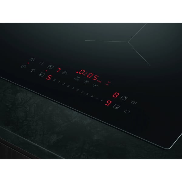 AEG TT84CB00CB Sort Indbygget 80 cm Zone induktionskogeplade 4 zone(s) Indbygget hætte