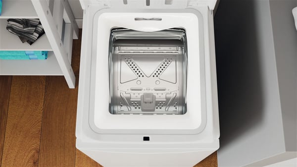 Indesit Turn&GO BTW L60400 IT Pesukone Päältätäytettävä 6 kg 951 RPM Valkoinen