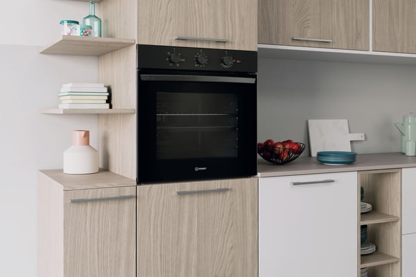Indesit IO 235H B 66 L Sort