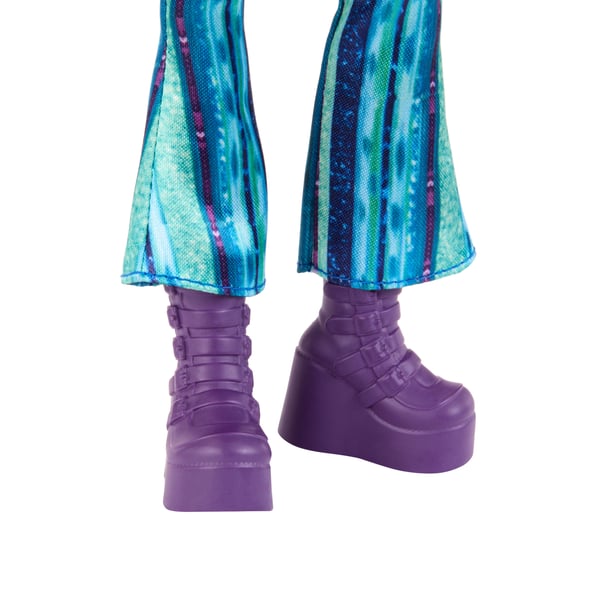 Mattel Disney Descendants: The Rise Of Red , Uliana, Younger Sister of Ursula Doll