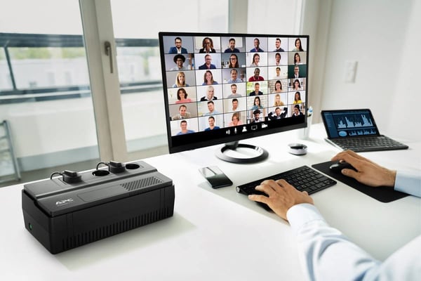 APC BV1000I-GR UPS-enhed Interaktivt indgangsstik 1 kVA 600 W 4 AC stikkontakt(er)