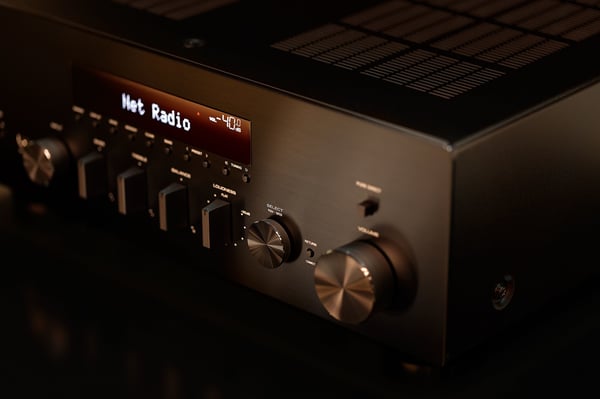 Yamaha R-N600A 80 W Sort