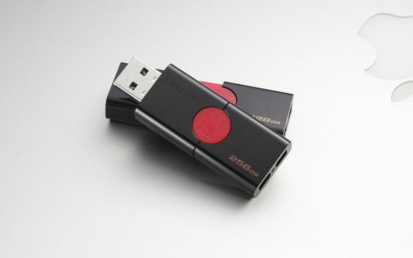 Kingston Technology DataTraveler 106 USB-muisti 64 GB USB A-tyyppi 3.2 Gen 1 (3.1 Gen 1) Musta, Punainen
