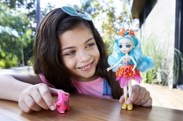 Royal Enchantimals OCEAN KINGDOM STARIA STARFISH och BEAMY-docka