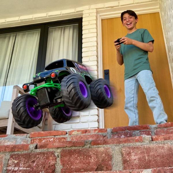 Monster Jam Master - Wreck & Repair Grave Digger