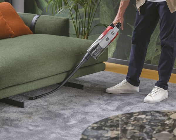 Hoover HF916BF 011 Sauvaimuri Akku Kuiva EPA Pussiton 0,7 L 400 W Musta, Metallinen, Vaaleanpunainen