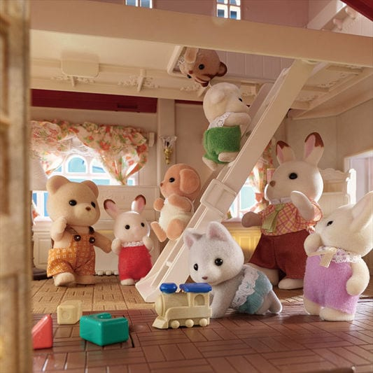 Sylvanian Families Byhus med Lys - med det hemmelige loftsrum