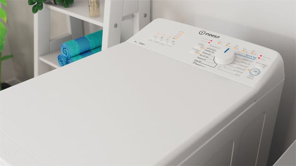 Indesit Turn&GO BTW L60400 IT Pesukone Päältätäytettävä 6 kg 951 RPM Valkoinen