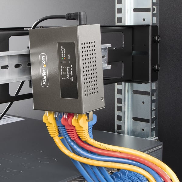 StarTech.com Multi-Gigabit PoE++-injektor med 4 portar, 5/2,5/1G Ethernet (NBASE-T), PoE/PoE+/PoE++ (802.3af/802.3at/802.3bt), 160 Watts effektbudget, monterbar på vägg/DIN-skena, ej hanterad