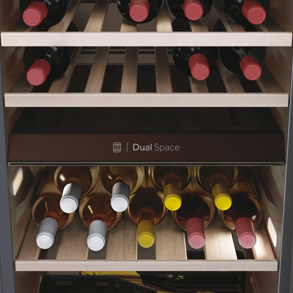 Haier Wine Bank 50 Serie 7 HWS42GDAU1 Vin køleboks Fritstående Sort 42 flaske(r)