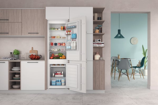 Indesit INC18D021A1 Kiinteä 268 L Valkoinen