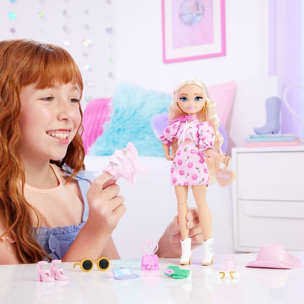 Barbie Dream Besties Festival Looks “Malibu" Doll and Accessories