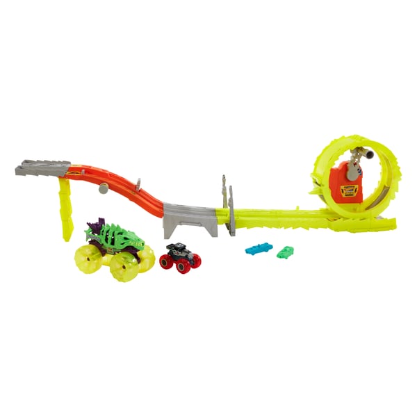 Hot Wheels Monster Trucks Power Smashers Race & Chase Challenge med Skelesaurus i overstørrelse, Bone Shaker i størrelsesforholdet 1:64 og 2 knuste biler