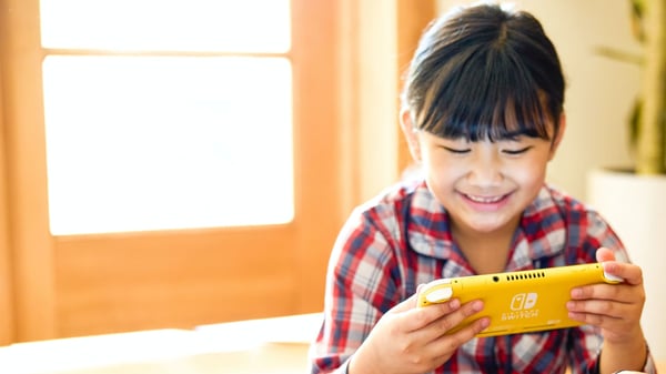 Nintendo Switch Lite bærbar spilkonsol 14 cm (5.5") 32 GB Berøringsskærm Wi-Fi Gul