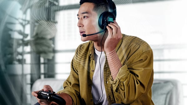 JBL Quantum 400 SVART