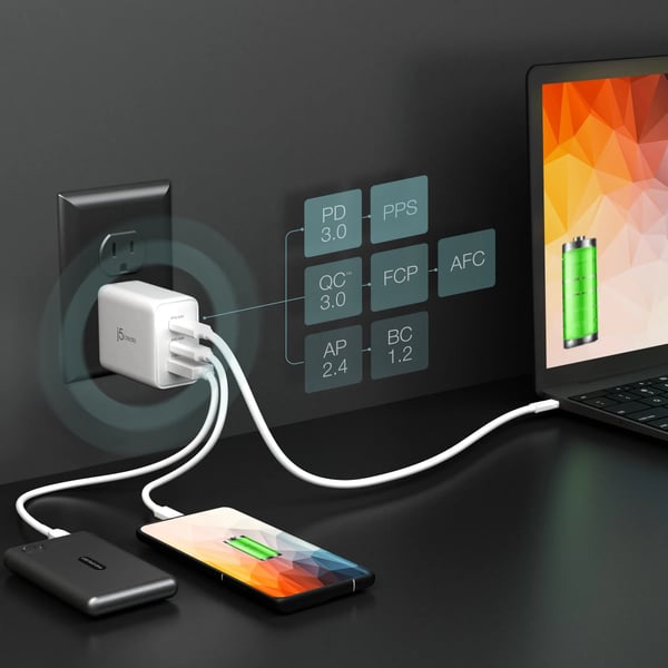 j5create JUP3365E-EN 65W GaN USB-C® 3-portars laddare