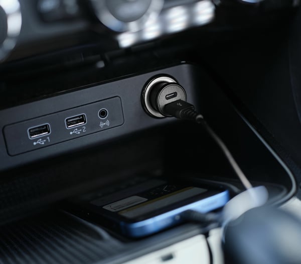 Trust Maxo Universaali Musta Tupakansytytin Pikalataus Auto
