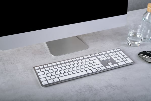 CHERRY KW 9100 SLIM FOR MAC tangentbord Universal USB + Bluetooth QWERTY Engelsk Silver