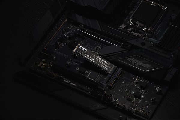 Klevv CRAS C910G 2 TB M.2 PCI Express 4.0 NVMe 3D TLC NAND