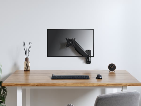 Equip 650136 monitorin kiinnike ja jalusta 81,3 cm (32") Seinä Musta