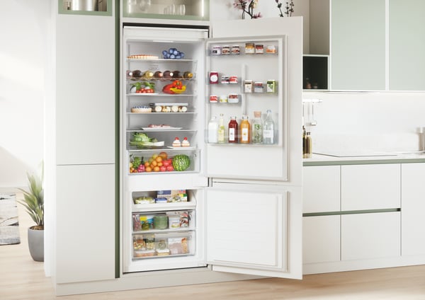 Candy Fresco CBT7719EW Kiinteä 364 L